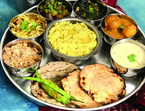 #FoodofIndia, #tasteofindia, मसालेदार छौंका, शाकाहारी सौराष्ट्र, #Gujratfood,#yatrapartner, @yatrapartner,